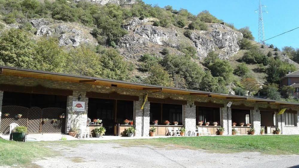 Agriturismo San Giuliano Dei Fratelli Giai スーザ エクステリア 写真
